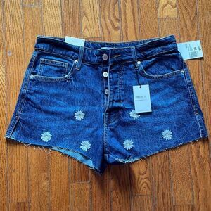 Forever 21 daisy embroidered medium wash denim jeans fringe shorts size 29 NWT